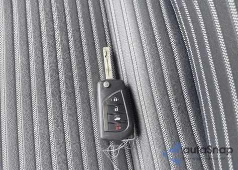 2021 Toyota Camry Se/Se Night Shade z USA, uszkodzony, nr VIN 4T1G11AK6MU516035